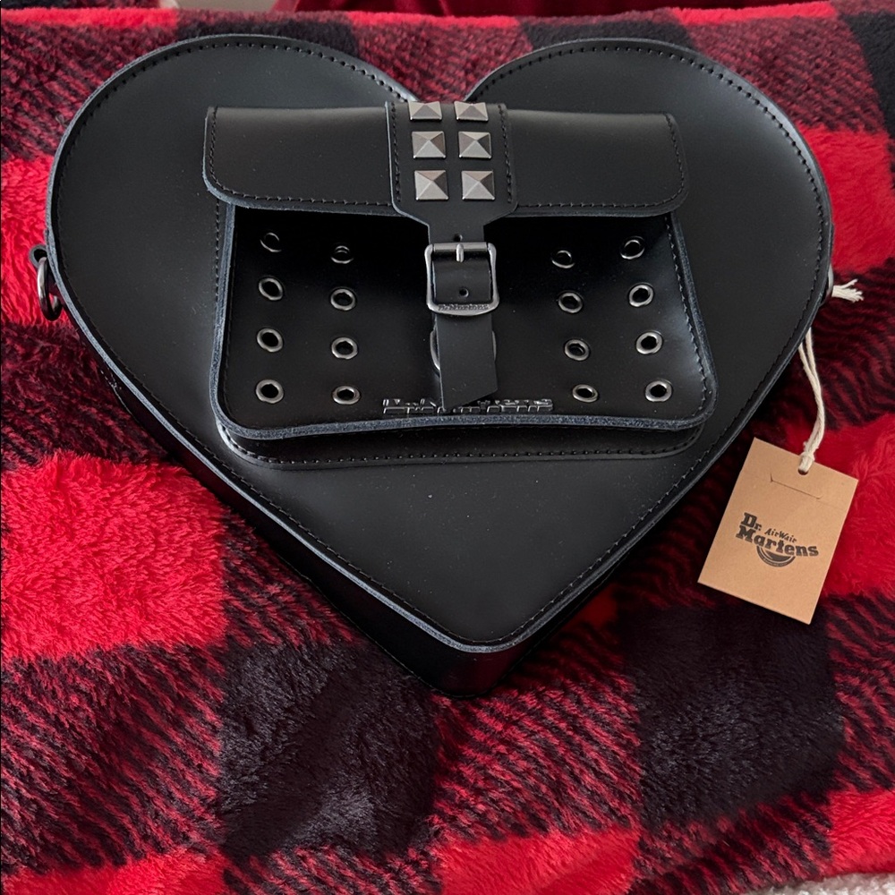 Black Heart-Shaped Bag